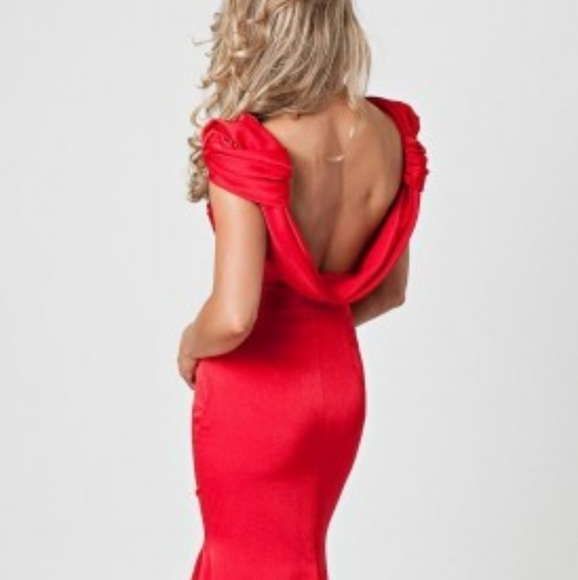 JS COLLECTION RED GOWN - Picture 5 of 10